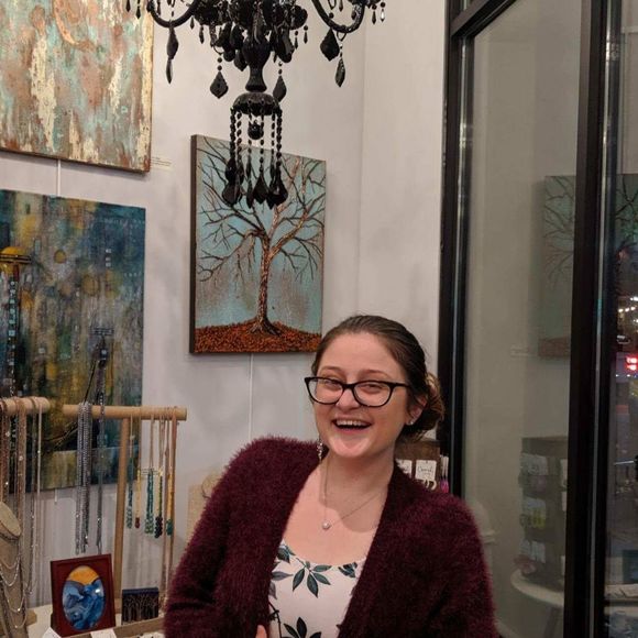 Meet your Posher, Renee - Picture 1 of 1